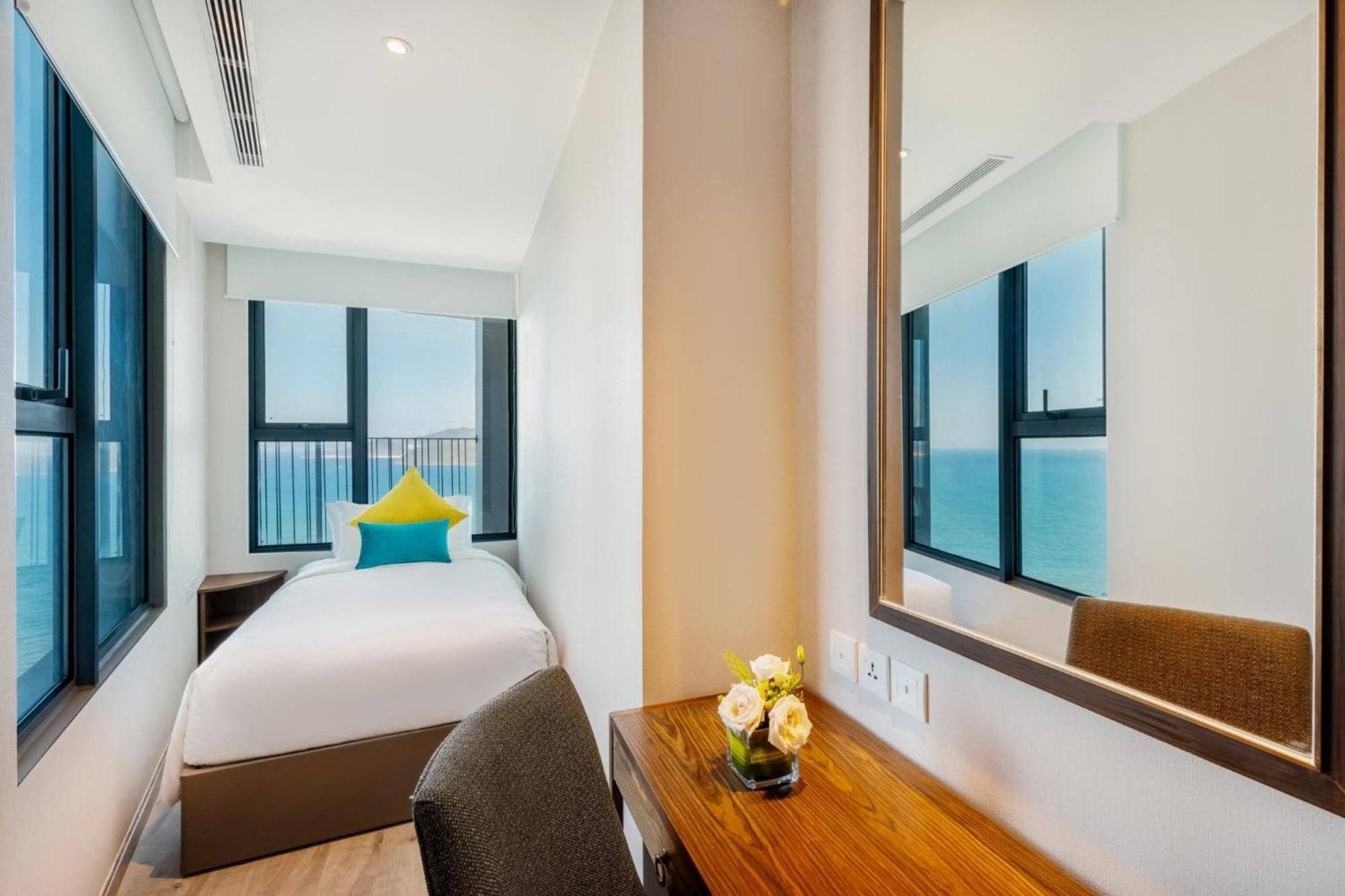Panorama Oceanfront Suite Nha Trang Exterior foto