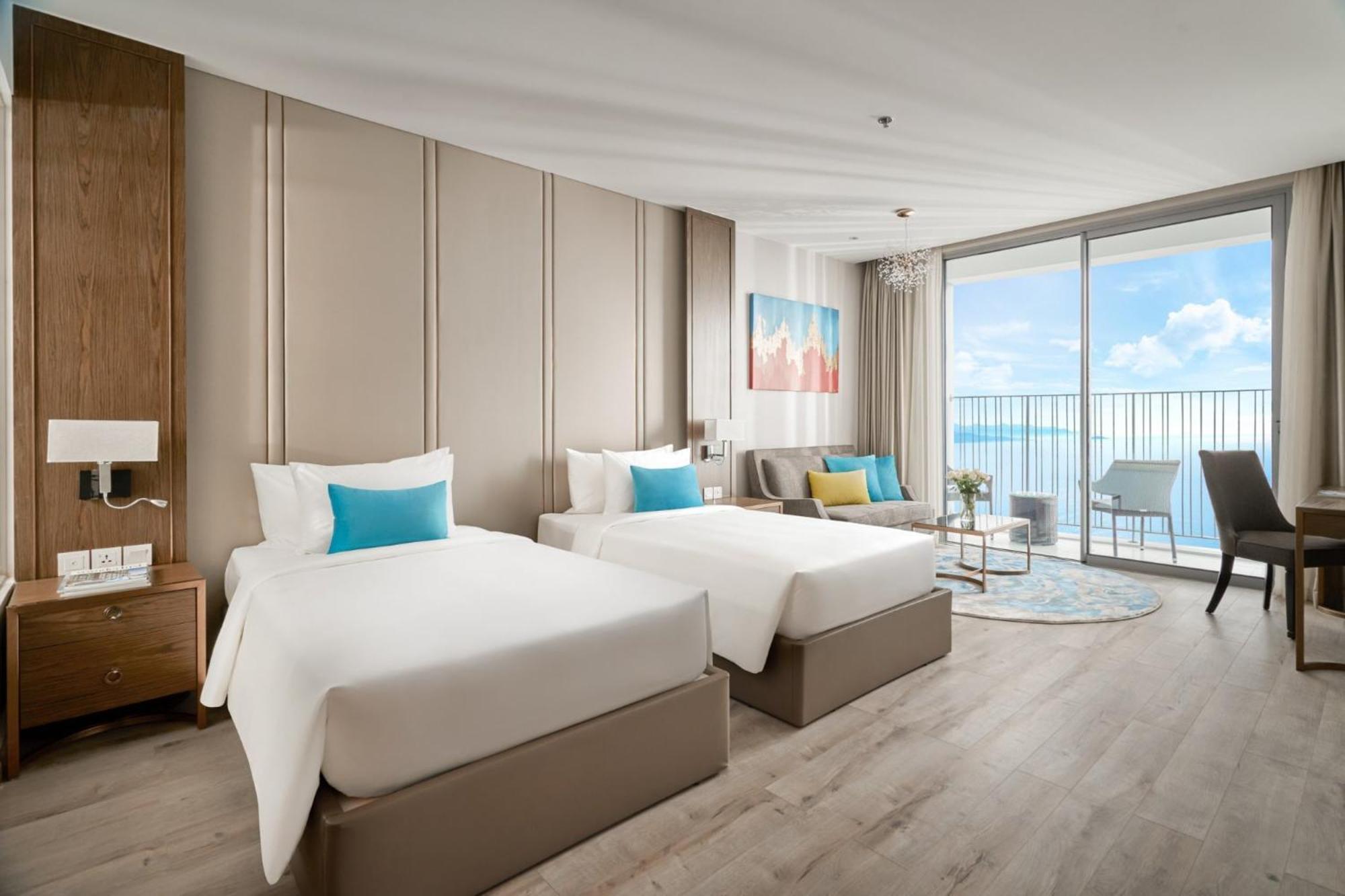 Panorama Oceanfront Suite Nha Trang Exterior foto